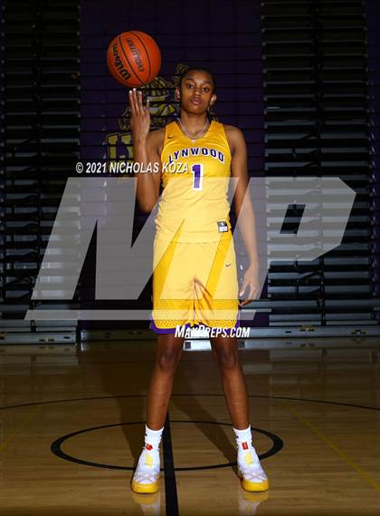 Thumbnail 3 in Lynwood Varsity Basketball Photo Shoot photogallery.