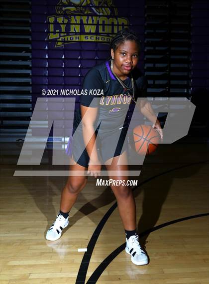 Thumbnail 1 in Lynwood Varsity Basketball Photo Shoot photogallery.