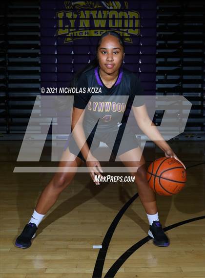 Thumbnail 1 in Lynwood Varsity Basketball Photo Shoot photogallery.