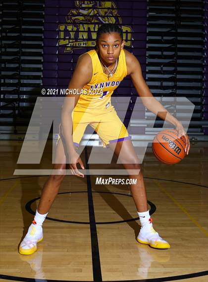 Thumbnail 3 in Lynwood Varsity Basketball Photo Shoot photogallery.