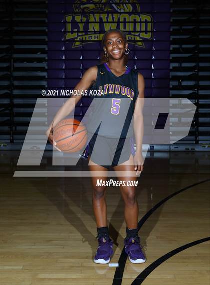 Thumbnail 1 in Lynwood Varsity Basketball Photo Shoot photogallery.
