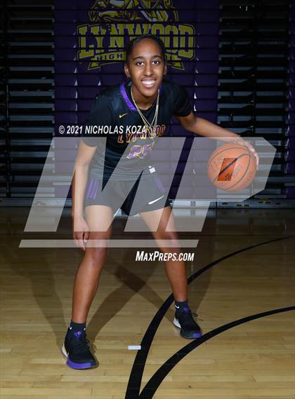 Thumbnail 3 in Lynwood Varsity Basketball Photo Shoot photogallery.
