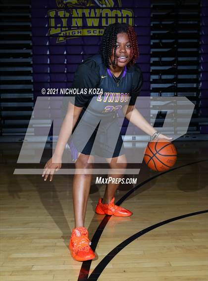 Thumbnail 3 in Lynwood Varsity Basketball Photo Shoot photogallery.