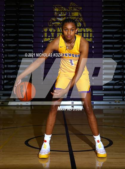 Thumbnail 3 in Lynwood Varsity Basketball Photo Shoot photogallery.