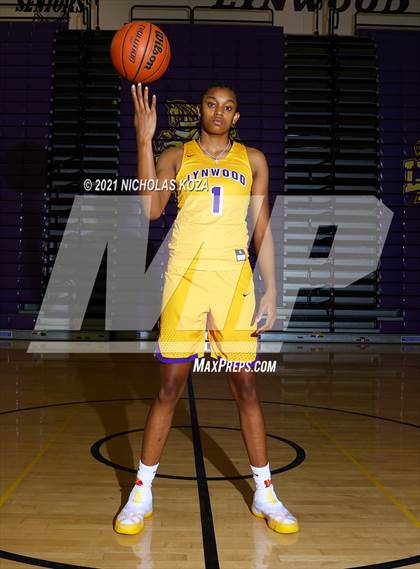 Thumbnail 1 in Lynwood Varsity Basketball Photo Shoot photogallery.