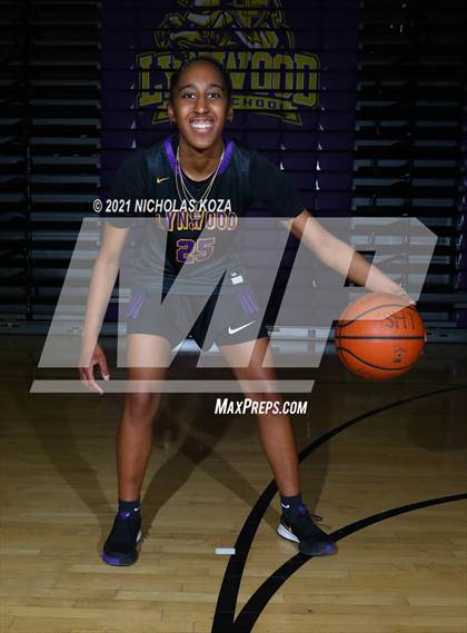 Thumbnail 3 in Lynwood Varsity Basketball Photo Shoot photogallery.