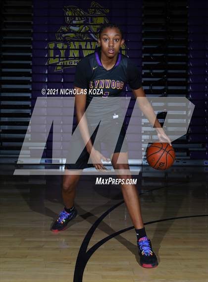 Thumbnail 3 in Lynwood Varsity Basketball Photo Shoot photogallery.