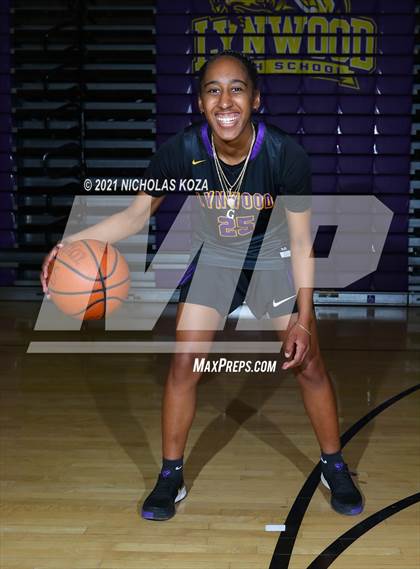 Thumbnail 3 in Lynwood Varsity Basketball Photo Shoot photogallery.