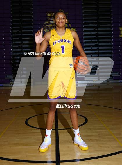 Thumbnail 3 in Lynwood Varsity Basketball Photo Shoot photogallery.