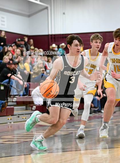 Thumbnail 3 in  Sloan-Hendrix vs Marshall (AAA 2A Regional) photogallery.