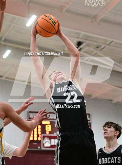 Thumbnail 2 in  Sloan-Hendrix vs Marshall (AAA 2A Regional) photogallery.