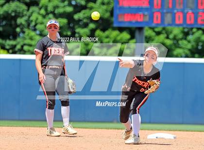 Thumbnail 3 in Clearfield vs. Tunkhannock (PIAA 4A Championship) photogallery.