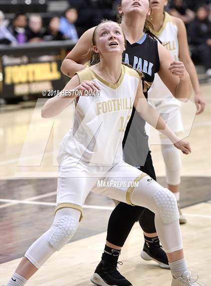 Thumbnail 1 in Villa Park @ Foothill photogallery.