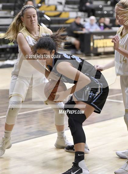 Thumbnail 1 in Villa Park @ Foothill photogallery.