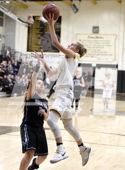 Thumbnail 1 in Villa Park @ Foothill photogallery.