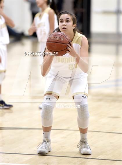 Thumbnail 1 in Villa Park @ Foothill photogallery.