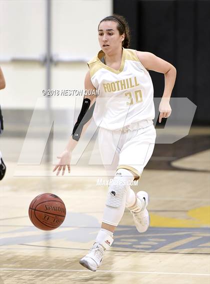 Thumbnail 1 in Villa Park @ Foothill photogallery.