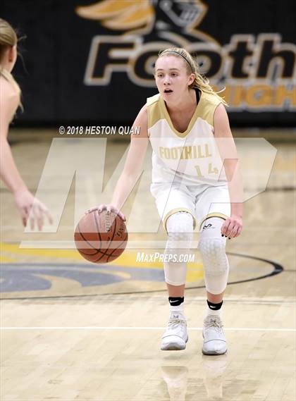 Thumbnail 3 in Villa Park @ Foothill photogallery.