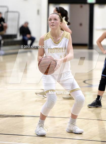 Thumbnail 1 in Villa Park @ Foothill photogallery.