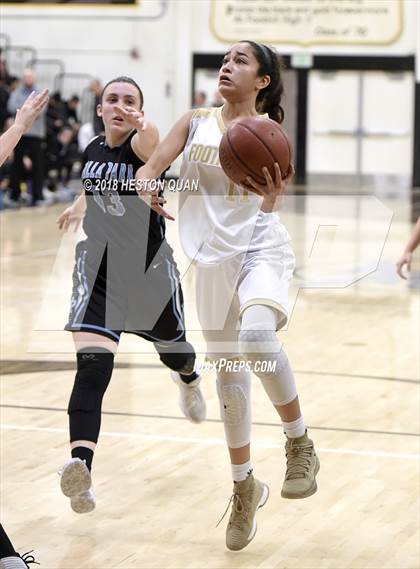 Thumbnail 1 in Villa Park @ Foothill photogallery.