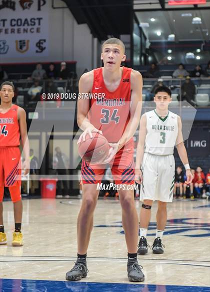 Thumbnail 1 in De La Salle vs. San Joaquin Memorial (MaxPreps MLK Classic) photogallery.