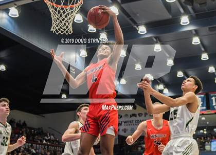 Thumbnail 3 in De La Salle vs. San Joaquin Memorial (MaxPreps MLK Classic) photogallery.