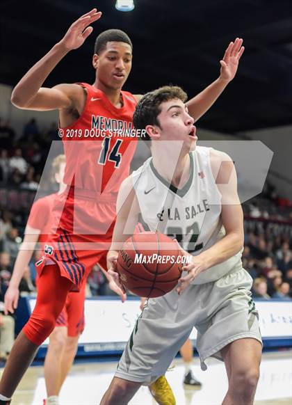 Thumbnail 3 in De La Salle vs. San Joaquin Memorial (MaxPreps MLK Classic) photogallery.