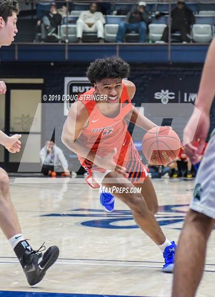 Thumbnail 2 in De La Salle vs. San Joaquin Memorial (MaxPreps MLK Classic) photogallery.