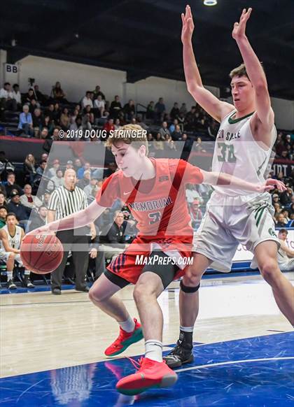 Thumbnail 2 in De La Salle vs. San Joaquin Memorial (MaxPreps MLK Classic) photogallery.