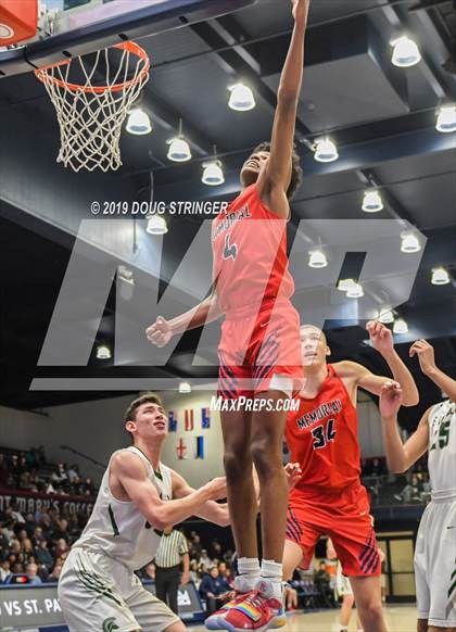 Thumbnail 1 in De La Salle vs. San Joaquin Memorial (MaxPreps MLK Classic) photogallery.