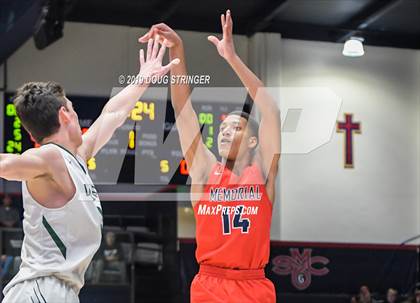 Thumbnail 2 in De La Salle vs. San Joaquin Memorial (MaxPreps MLK Classic) photogallery.