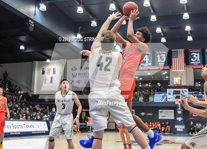 Thumbnail 3 in De La Salle vs. San Joaquin Memorial (MaxPreps MLK Classic) photogallery.