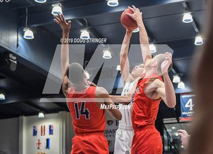 Thumbnail 1 in De La Salle vs. San Joaquin Memorial (MaxPreps MLK Classic) photogallery.
