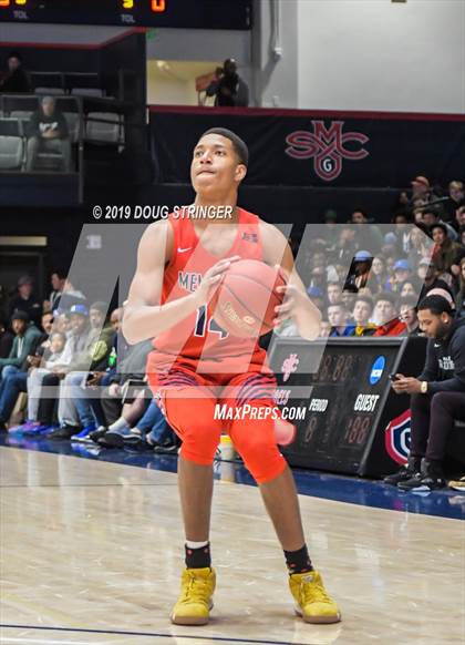 Thumbnail 2 in De La Salle vs. San Joaquin Memorial (MaxPreps MLK Classic) photogallery.