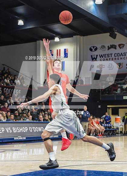 Thumbnail 2 in De La Salle vs. San Joaquin Memorial (MaxPreps MLK Classic) photogallery.
