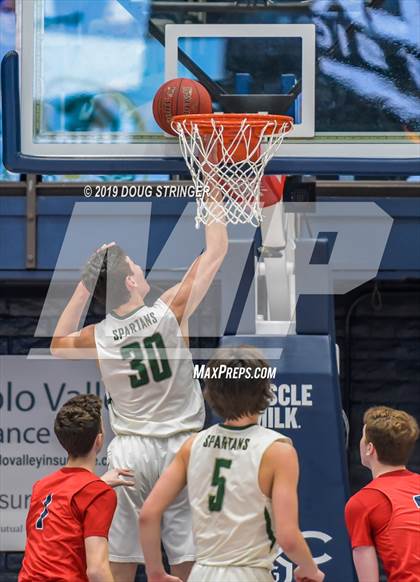 Thumbnail 2 in De La Salle vs. San Joaquin Memorial (MaxPreps MLK Classic) photogallery.