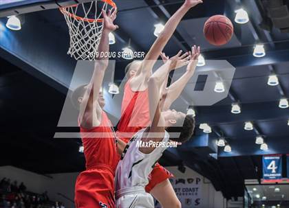 Thumbnail 3 in De La Salle vs. San Joaquin Memorial (MaxPreps MLK Classic) photogallery.