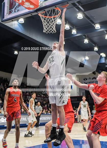 Thumbnail 1 in De La Salle vs. San Joaquin Memorial (MaxPreps MLK Classic) photogallery.