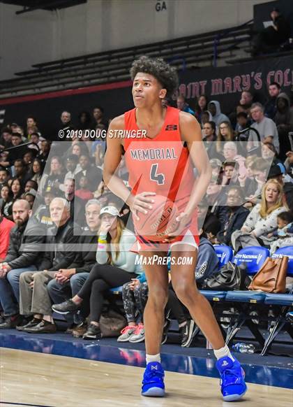Thumbnail 3 in De La Salle vs. San Joaquin Memorial (MaxPreps MLK Classic) photogallery.