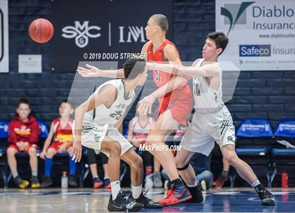 Thumbnail 3 in De La Salle vs. San Joaquin Memorial (MaxPreps MLK Classic) photogallery.