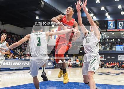 Thumbnail 3 in De La Salle vs. San Joaquin Memorial (MaxPreps MLK Classic) photogallery.