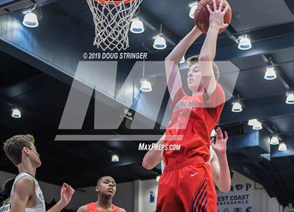 Thumbnail 2 in De La Salle vs. San Joaquin Memorial (MaxPreps MLK Classic) photogallery.