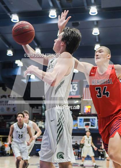 Thumbnail 3 in De La Salle vs. San Joaquin Memorial (MaxPreps MLK Classic) photogallery.