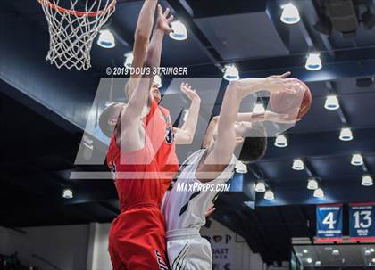 Thumbnail 2 in De La Salle vs. San Joaquin Memorial (MaxPreps MLK Classic) photogallery.