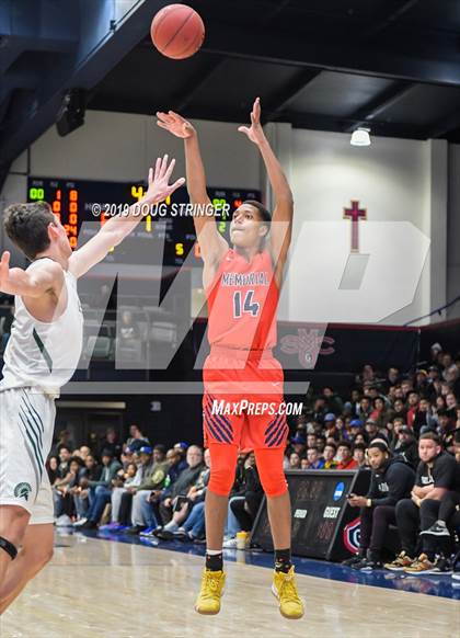 Thumbnail 1 in De La Salle vs. San Joaquin Memorial (MaxPreps MLK Classic) photogallery.