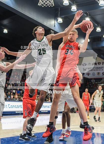 Thumbnail 3 in De La Salle vs. San Joaquin Memorial (MaxPreps MLK Classic) photogallery.