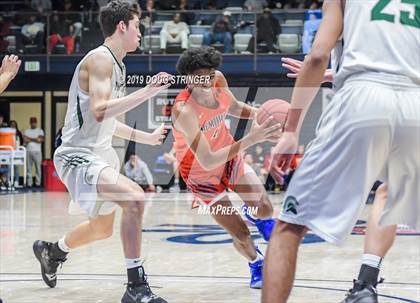 Thumbnail 3 in De La Salle vs. San Joaquin Memorial (MaxPreps MLK Classic) photogallery.