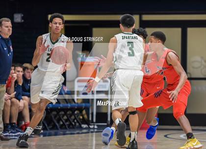 Thumbnail 3 in De La Salle vs. San Joaquin Memorial (MaxPreps MLK Classic) photogallery.