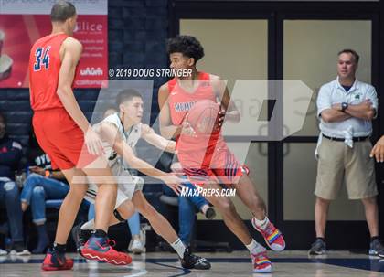 Thumbnail 2 in De La Salle vs. San Joaquin Memorial (MaxPreps MLK Classic) photogallery.