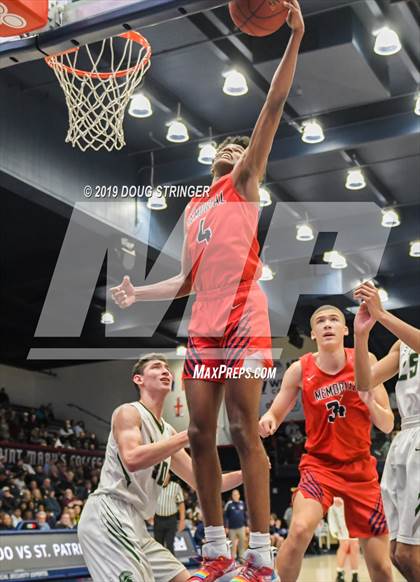 Thumbnail 2 in De La Salle vs. San Joaquin Memorial (MaxPreps MLK Classic) photogallery.
